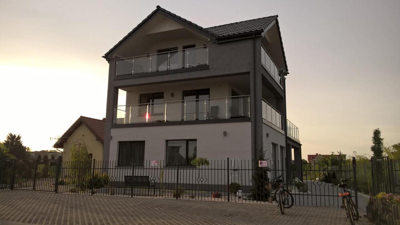 Willa Dobrylko II -Apartamenty Rewa Exteriör bild